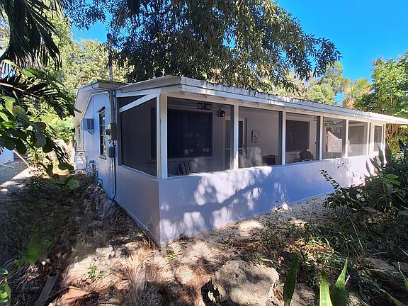 3rd image of 27 Pompano Ave