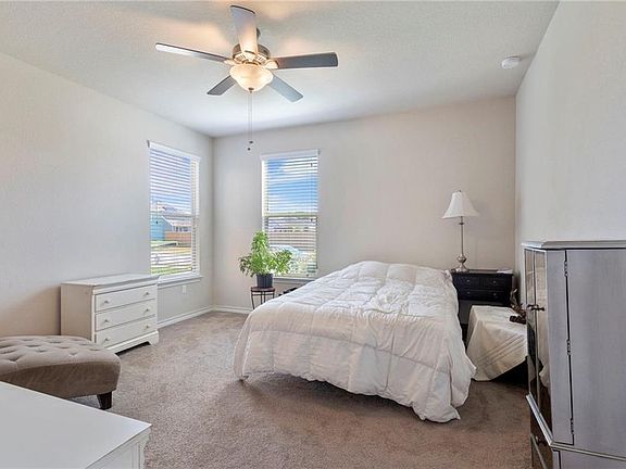 4th image of 1912 Los Olivios Way