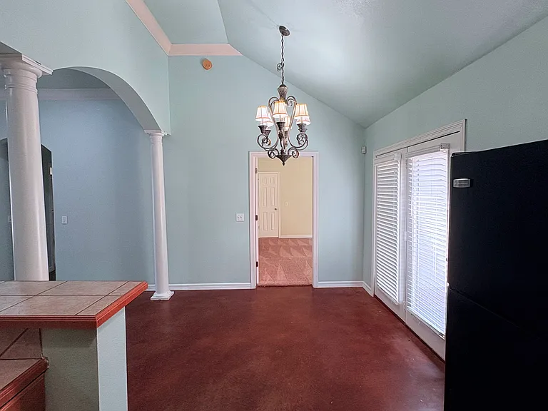 4389 E Holiday Dr — Photo 8