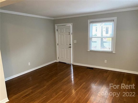 5th image of 2543 Pinckney Ave