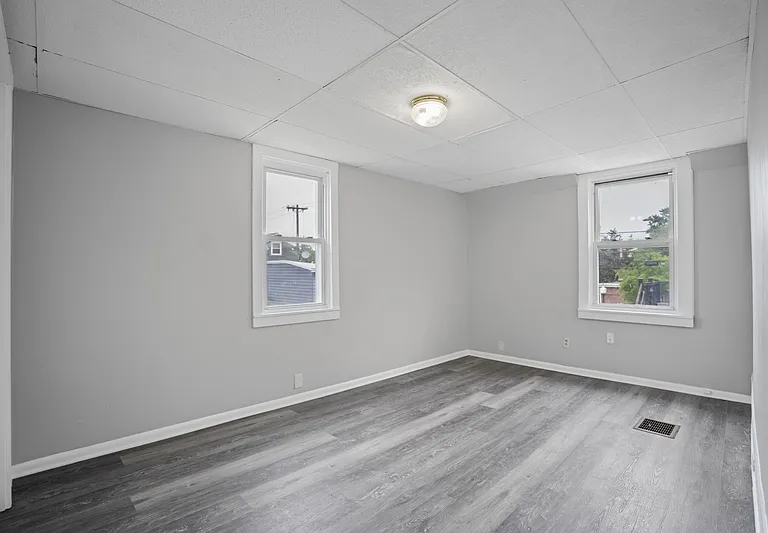 235 Monmouth St #2 — Photo 6