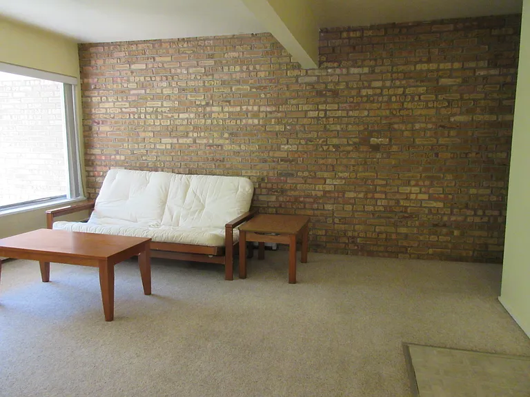 939 Dewey Ave #203 — Photo 3