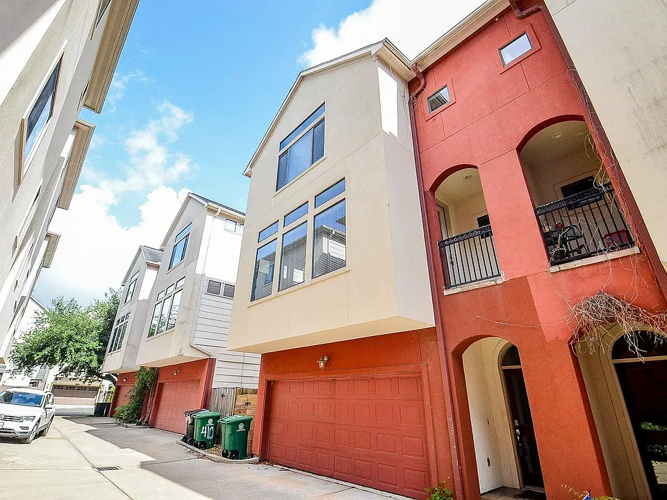 408 Parker St