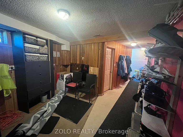 112 Carmichael Cres — Photo 25