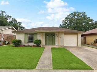 8624 Carriage Rd, River Ridge, LA 70123