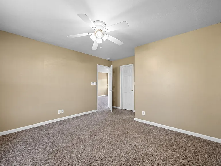 521 Gainey Dr — Photo 16