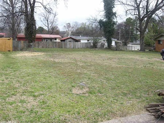 3rd image of 11 Baker Cir
