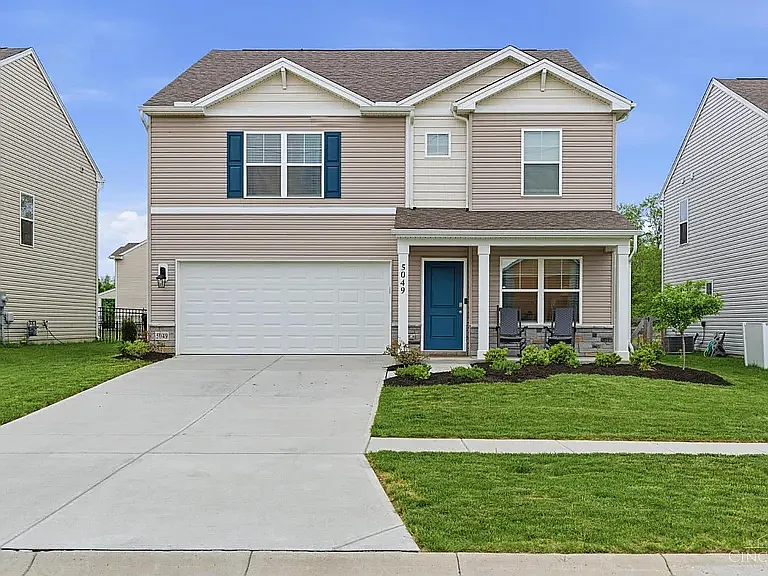 4 bed, 2404 sqft, $2,800 — Photo 1