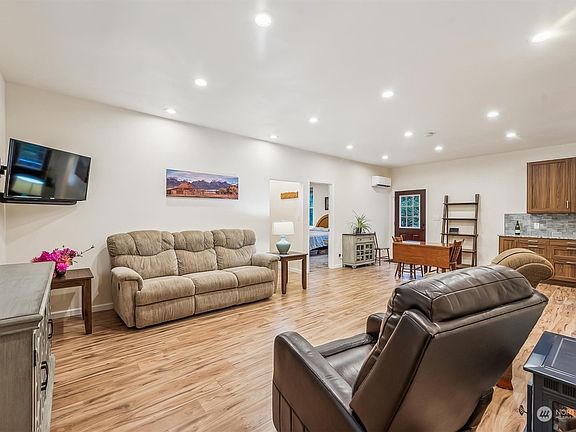 5th image of 13006 Silver Drive