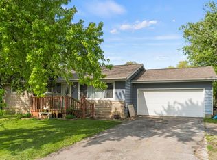 4702 Hessen Cassel Rd, Fort Wayne, IN 46806