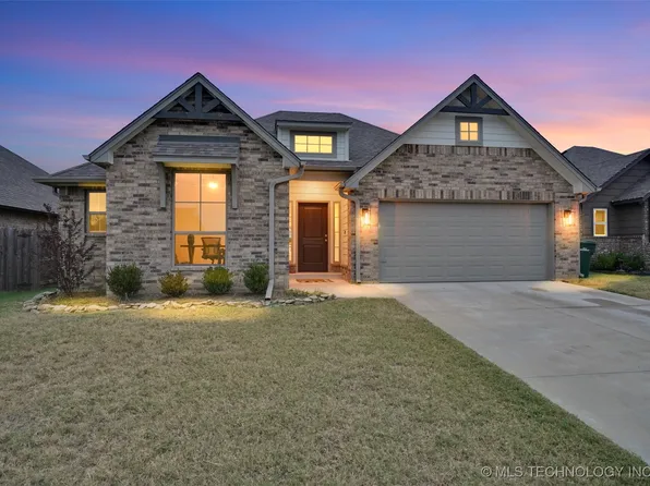 5109 S Walnut Creek Dr, Sand Springs, OK 74063