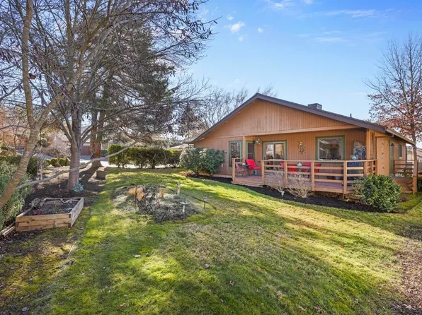 2489 Senate Way, Medford, OR 97504