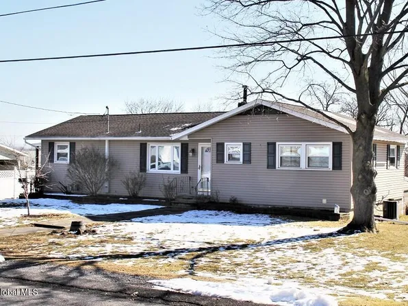 18 Ridge Road, Ravena, NY 12143