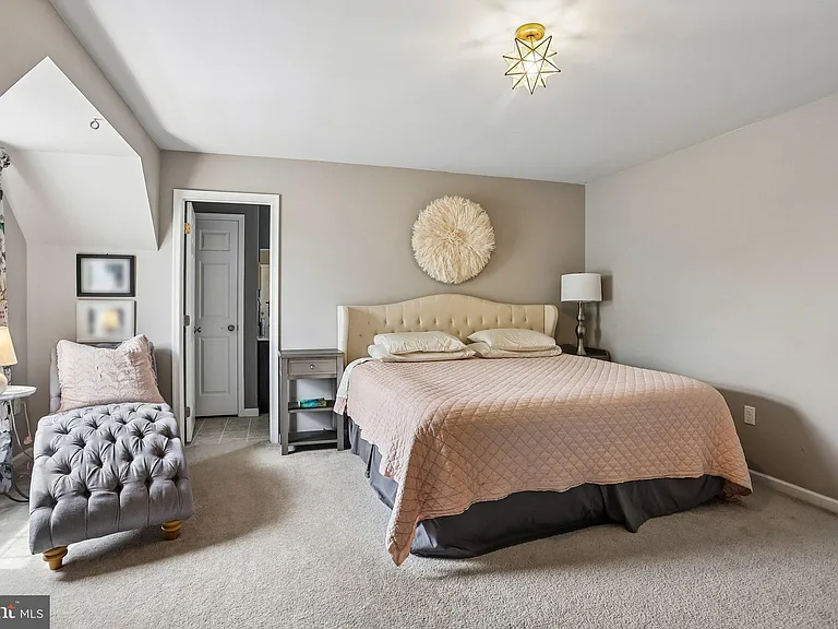 427 Green Meadow Dr — Photo 35