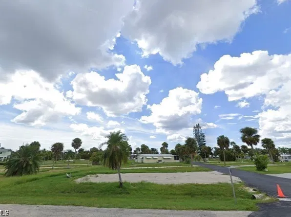13621 Shoveler Dr, Fort Myers, FL 33908