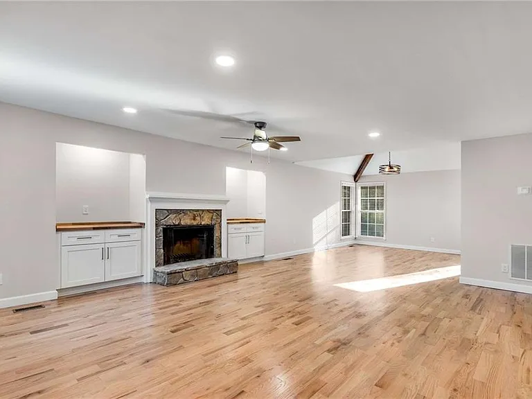 3412 Belleford Ct NE — Photo 6