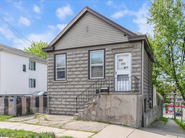43 Maitland Pl, Garfield City, NJ 07026