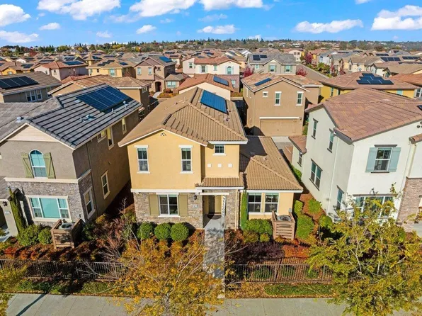 3829 Miners Ravine Dr, Roseville, CA 95661