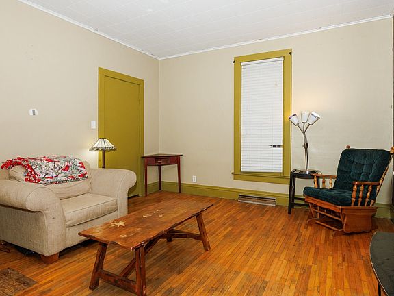 3rd image of 517 N Walnut St