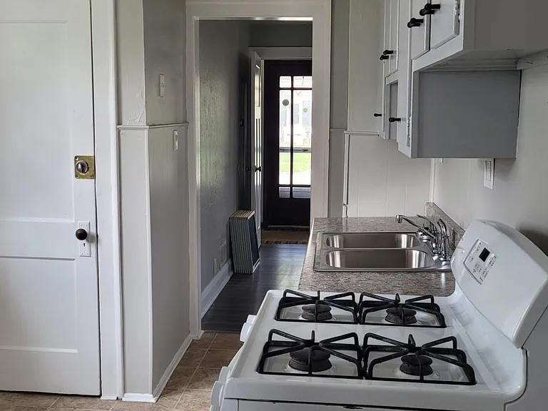 3828 Torrance Dr — Photo 15