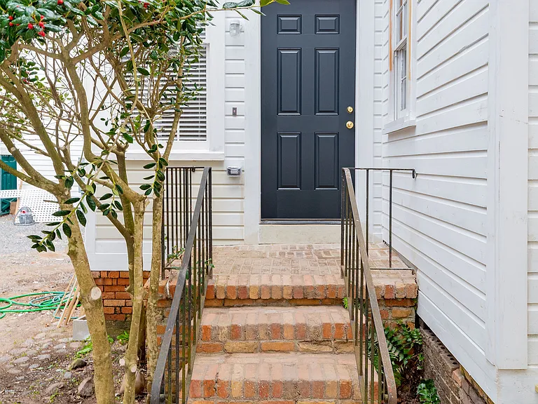 178 Broad St #B — Photo 1