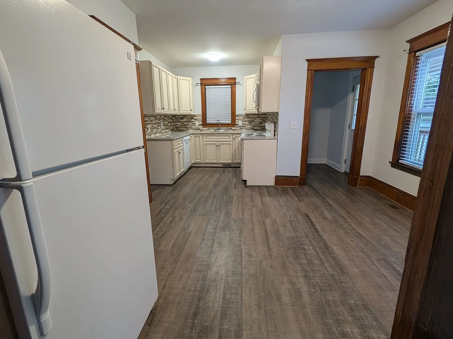 1 bed, 900 sqft, $1,800 — Photo 1