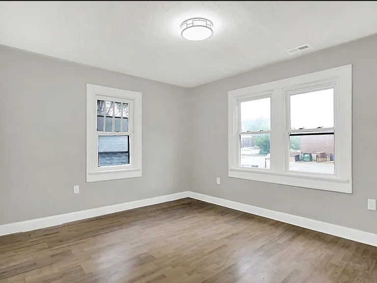 1031 N Dearborn St #B — Photo 5