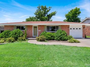 10919 Acton Dr, Saint Louis, MO 63123