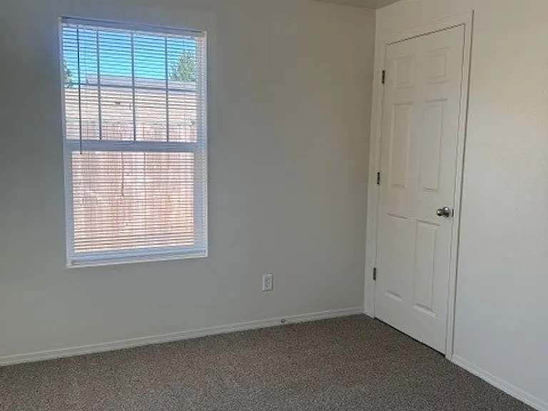 3440 Hawthorne Ave NE — Photo 12