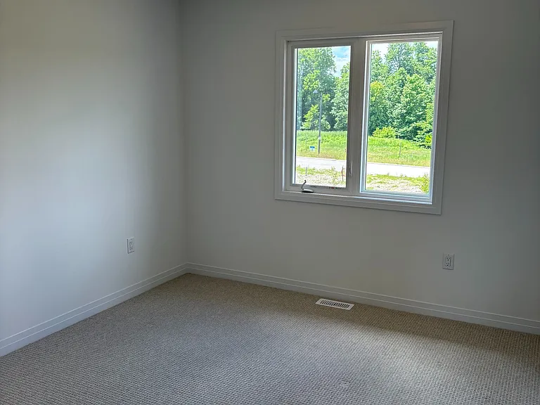 102 Gort Ave — Photo 14