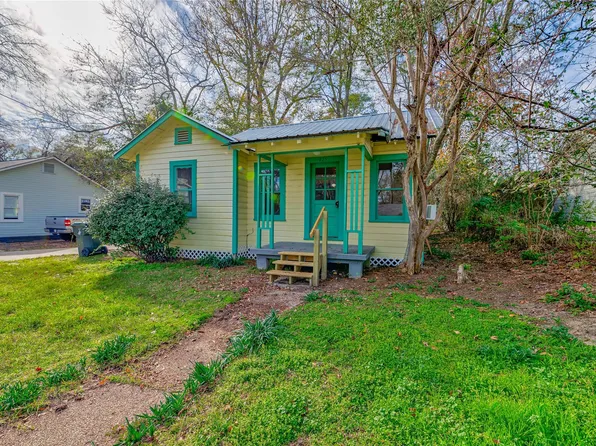 425 3rd St, Jasper, TX 75951