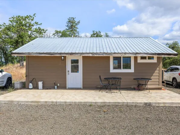 1510 Ball Rd, Eagle Point, OR 97524