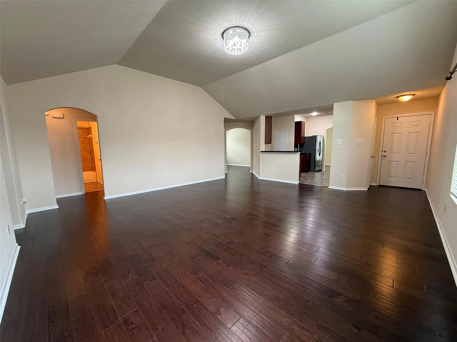 3 bed, 2.0 bath, 1761 sqft, $1,925 — Photo 3