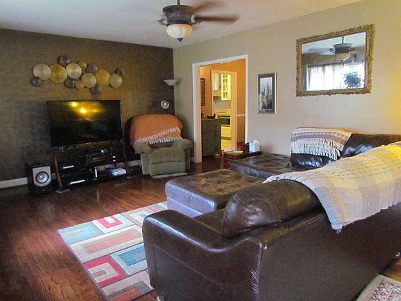 5th image of 2637 Delrose Dr