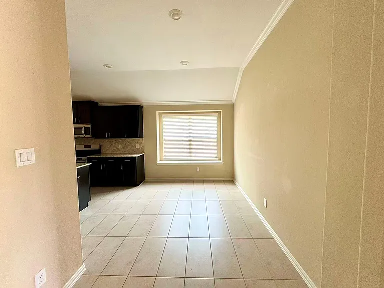 11015 Walts Run Ln — Photo 6