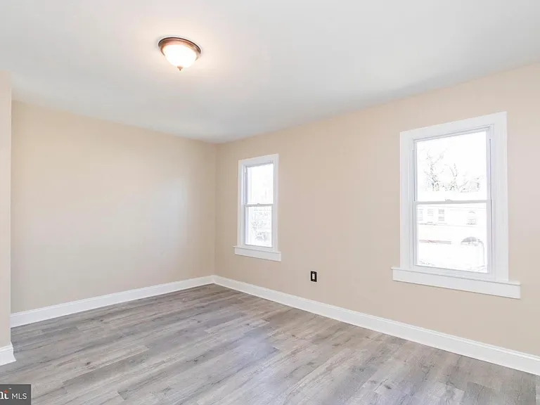 4100 Garrett Rd — Photo 8