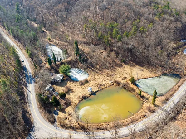 1079 Mountain Lake Rd, Hedgesville, WV 25427