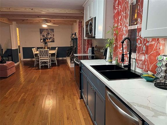 2nd image of 110 Lilly Valley Rd