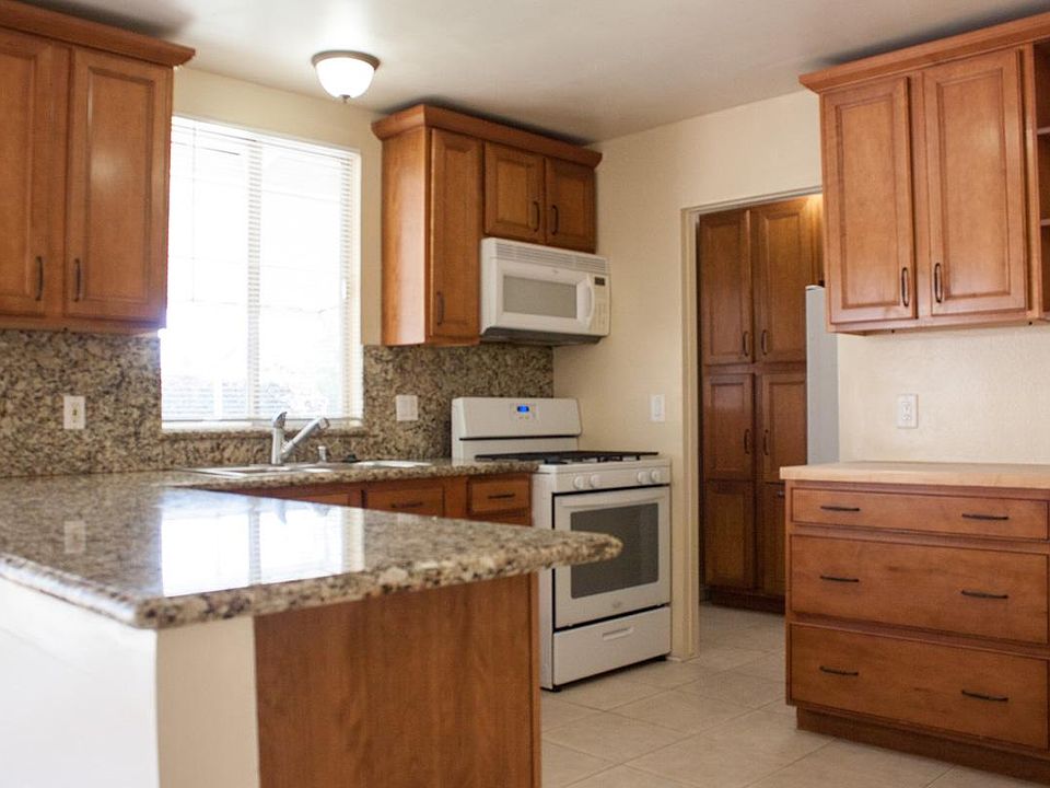 1st image of 7918 Faust Ave