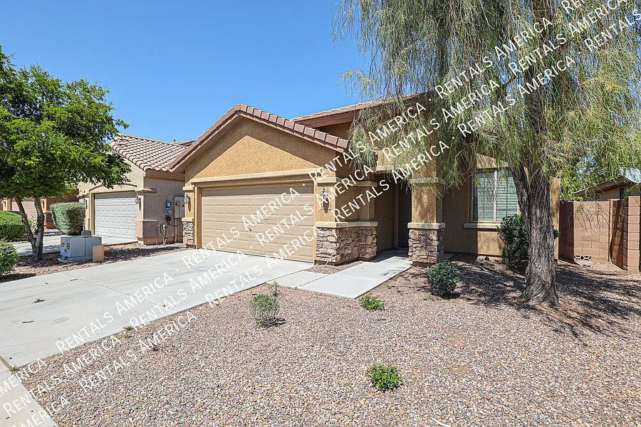 Beautiful 3BD 2BA home with POOL and SOLAR in Laveen Meadows! — Photo 3