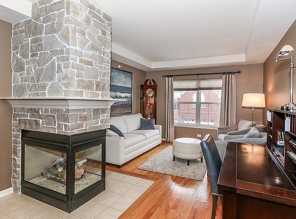 5th image of 1016 Enfield Dr #2-E1