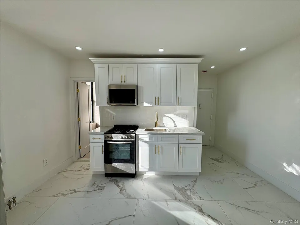 315 Riverside Blvd #1