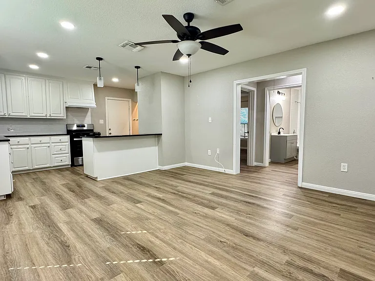 3700 Ethel Ave — Photo 2