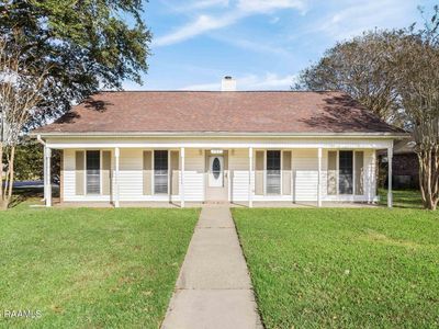 101 Meadow Glen Dr, Youngsville, LA, 70592