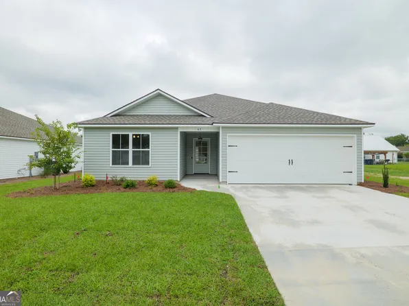 47 Cypress St, Ray City, GA 31645