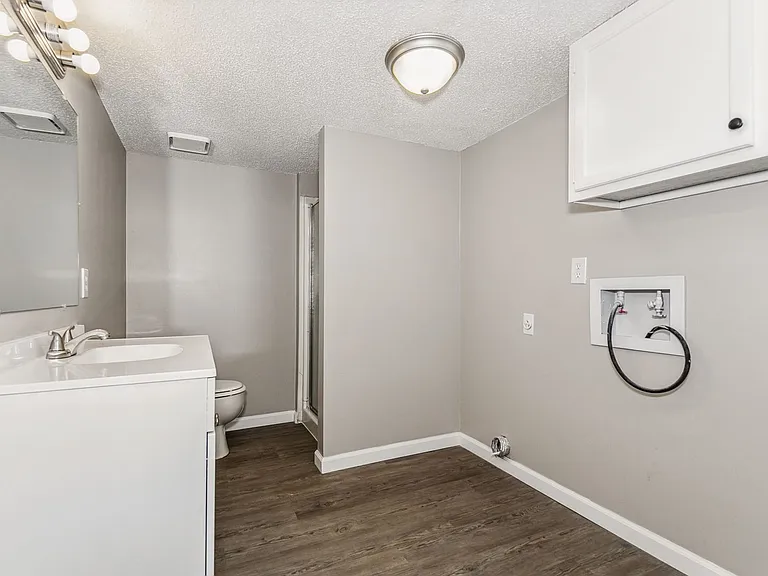 408 S Woodchuck Ln — Photo 17