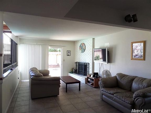 5th image of 9239 Starina Way