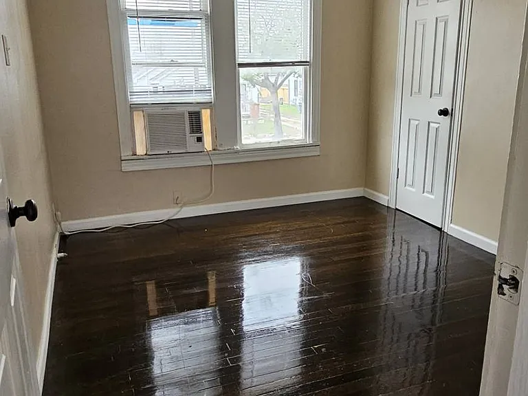 4607 Canal St — Photo 3