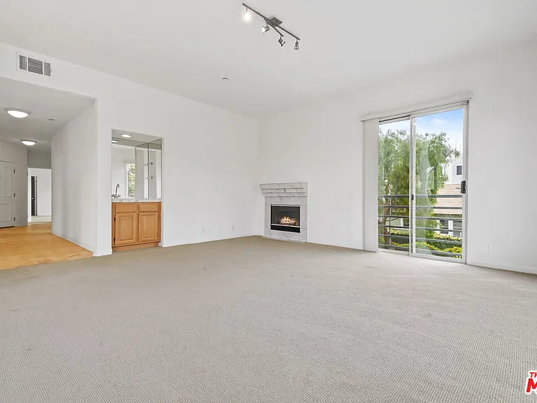 1325 Arizona Ave #201 — Photo 28