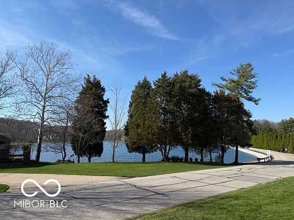 3rd image of 3799 N Foxcliff Dr E